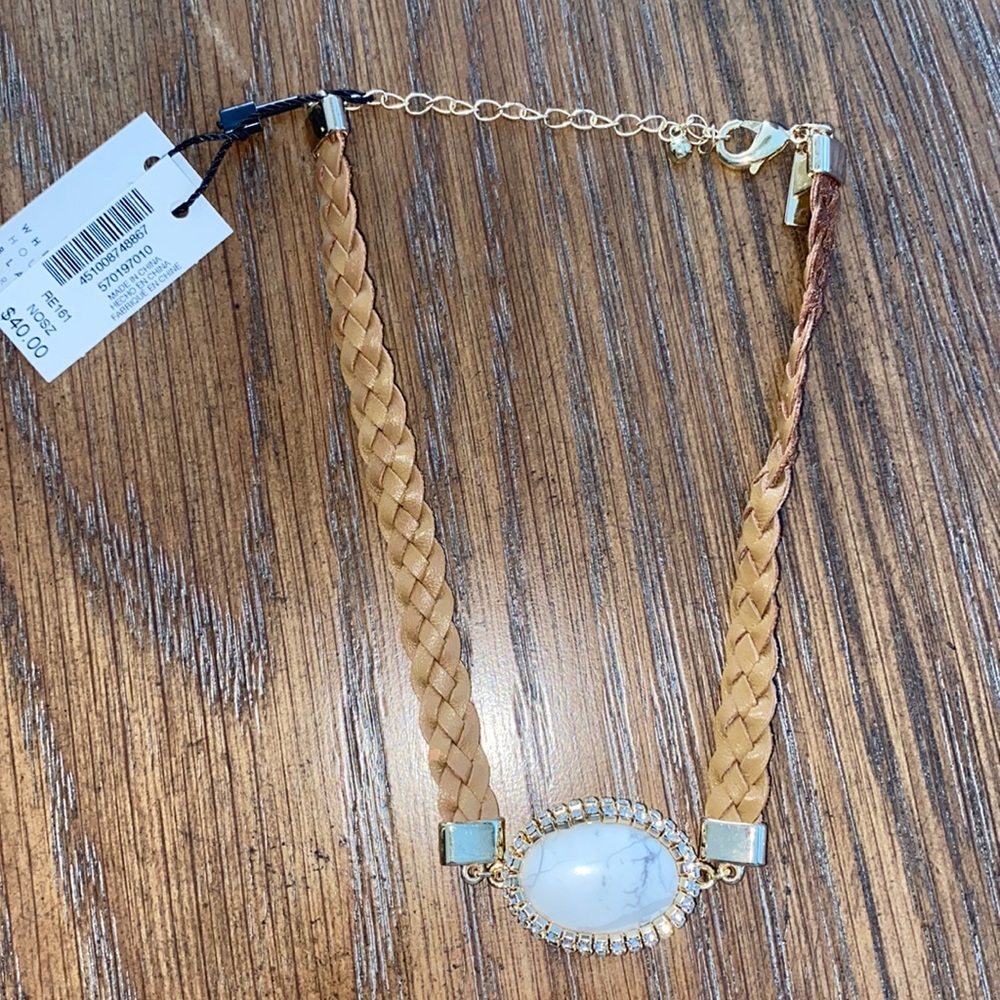 BNWTs White House black market tan and gold choker necklace